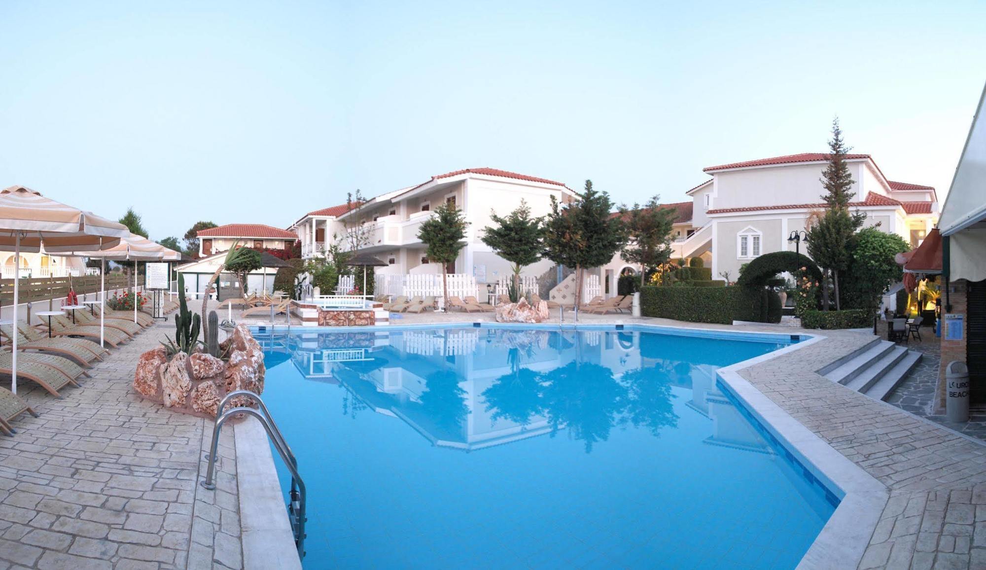 Louros Beach Hotel & Spa Kalamákion Esterno foto